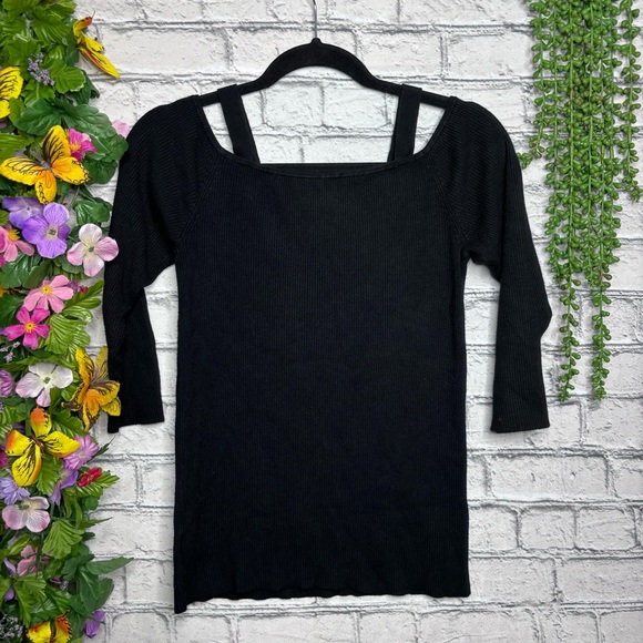 💙2/$40💙NWOT Express Black Ribbed Cutout Shoulder Sweater Size Large - Picture 7 of 12